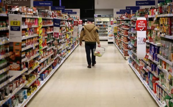 英镑GBPUSD危险信号拉满：英国通胀抬头+信心崩塌，风暴正在逼近